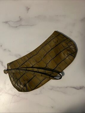 Maurizio Taiuti Green Croc-Embossed Leather Wristlet